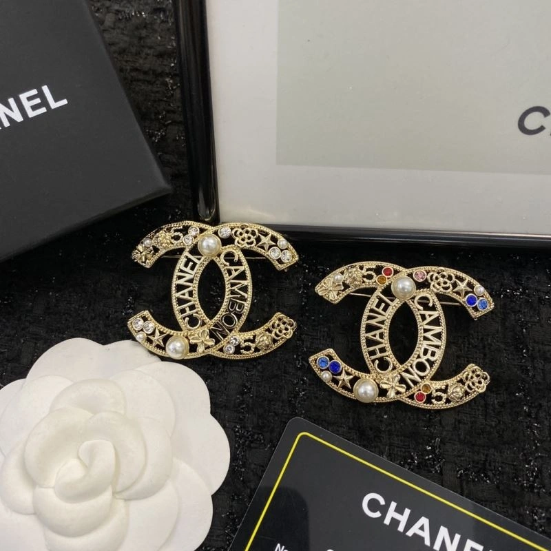 ModernLook Chanel Brooches 229172