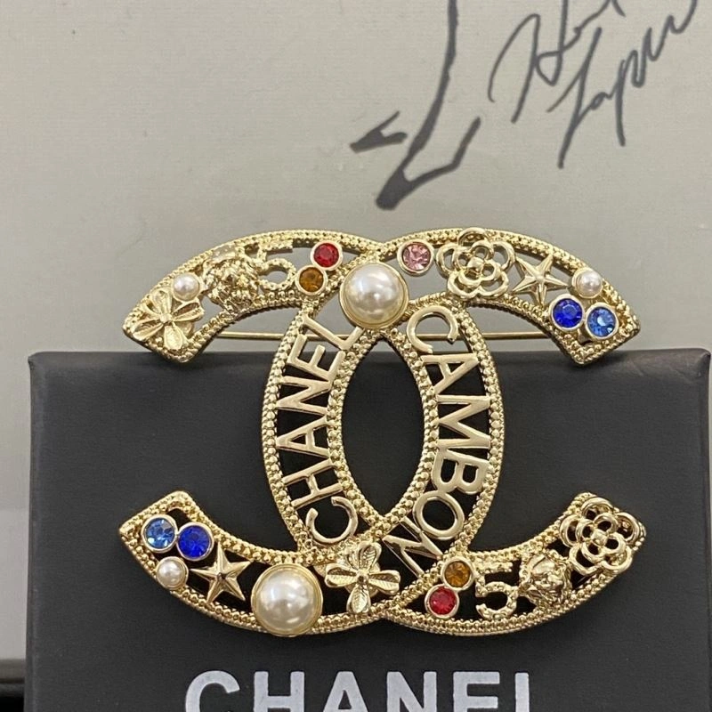 ModernLook Chanel Brooches 229172