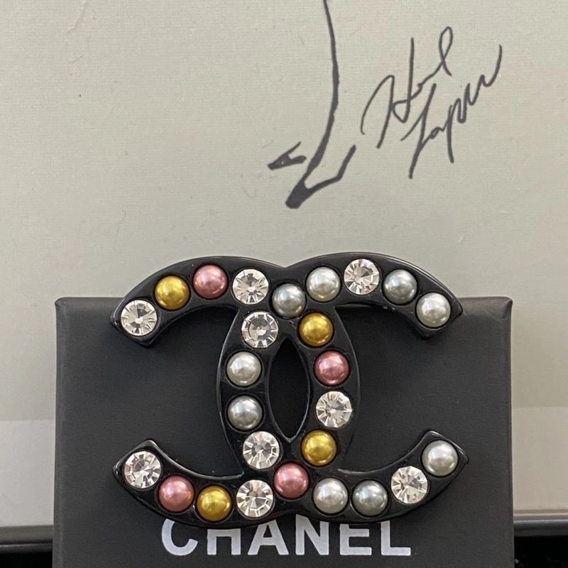Chanel Brooches FashionForward 229151