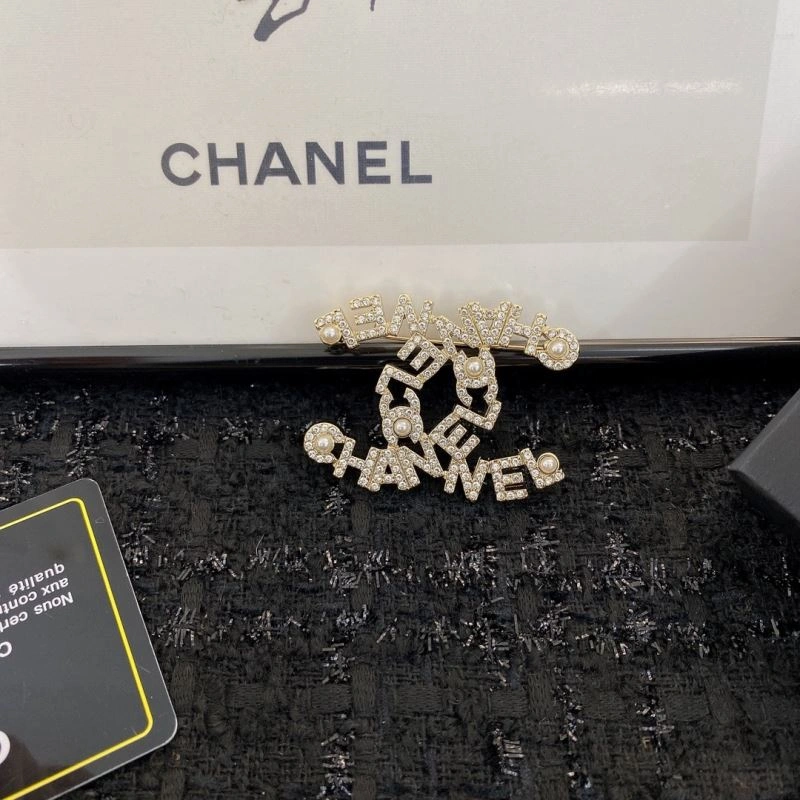 Comfortable Chanel Brooches 229168