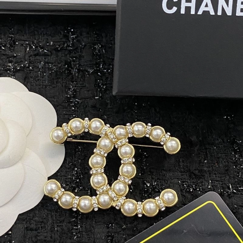 RelaxedFit Chanel Brooches 229145