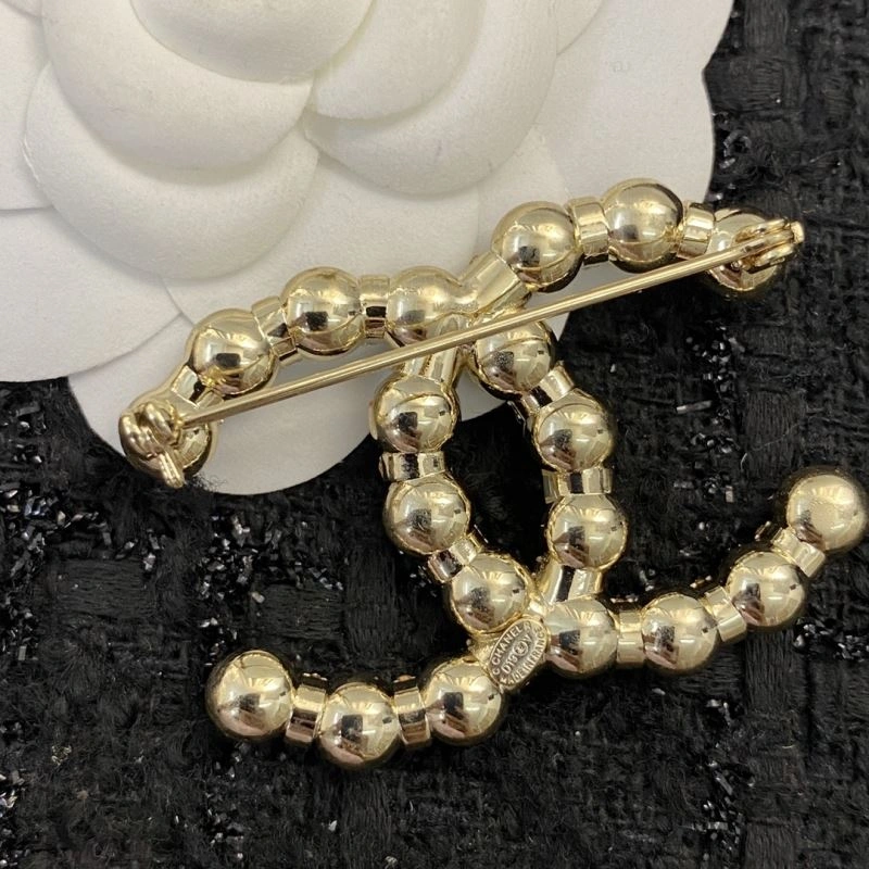 RelaxedFit Chanel Brooches 229145
