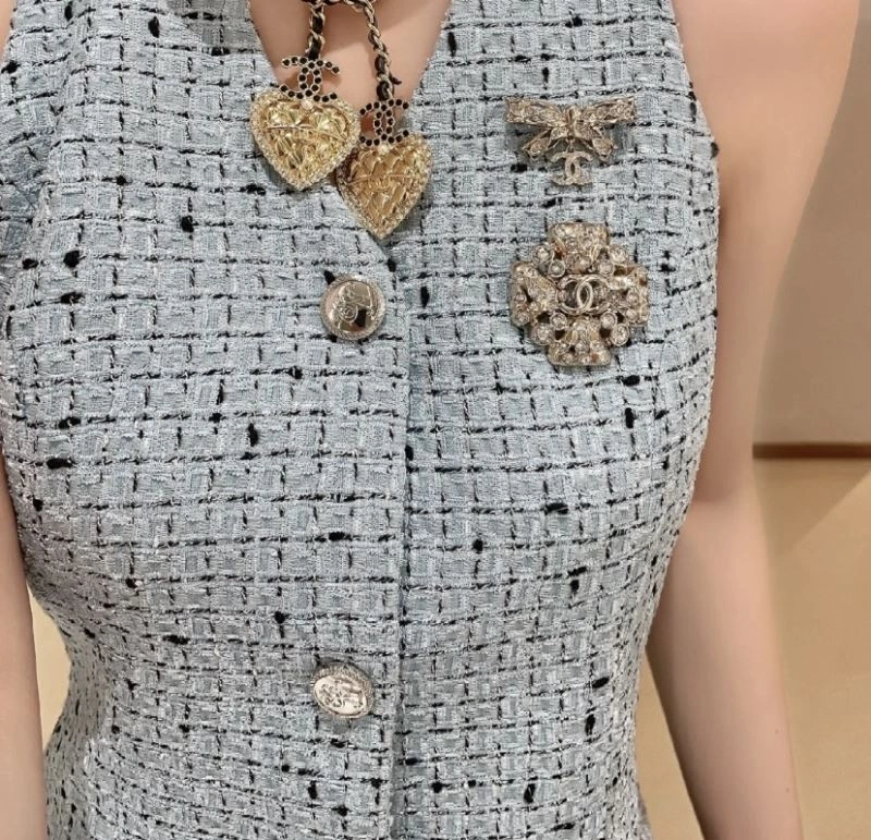 Chanel Brooches Sleek 229139