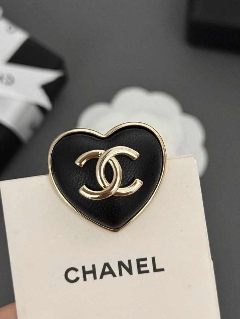 Chanel Brooches Unisex 228360