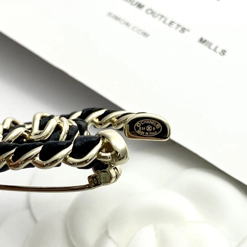 Flexible Chanel Brooches 228327