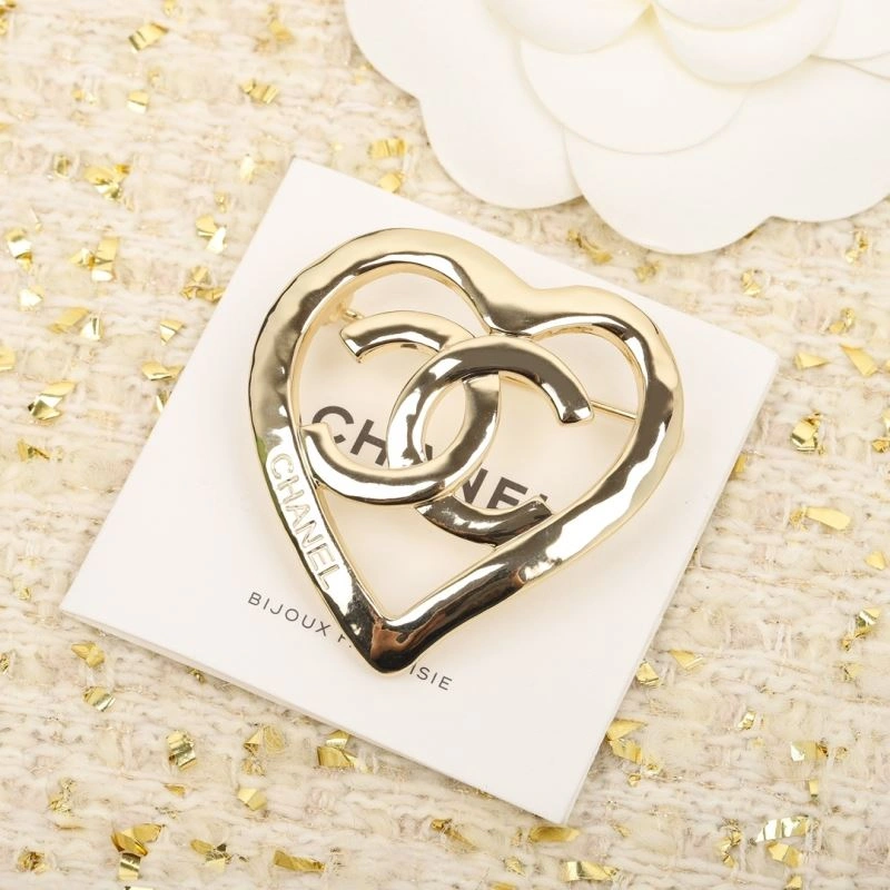 Sophisticated Chanel Brooches 228358
