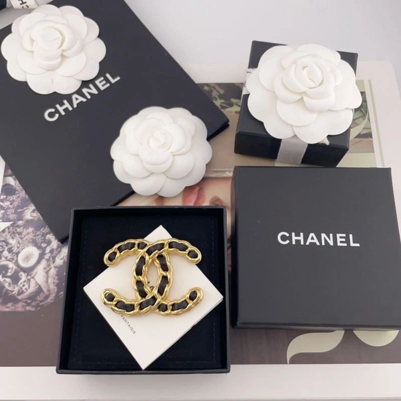 Chanel Brooches FashionForward 228385