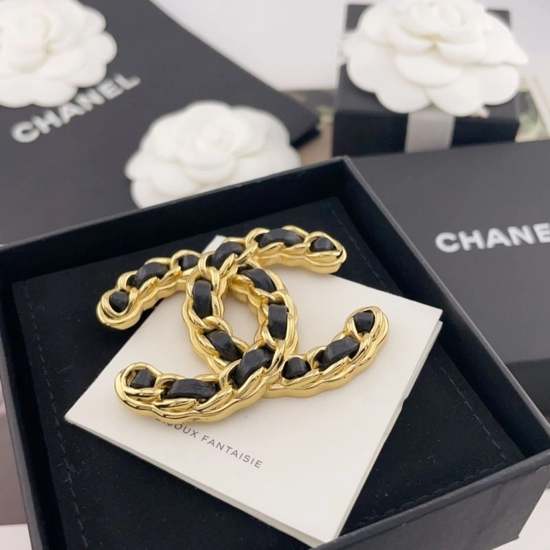 Chanel Brooches FashionForward 228385