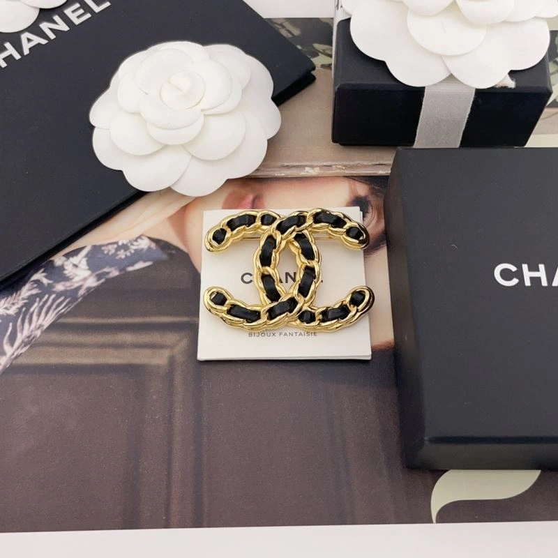 Chanel Brooches FashionForward 228385