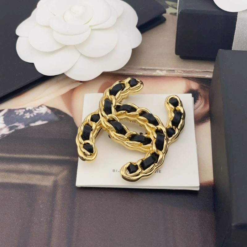 Chanel Brooches FashionForward 228385