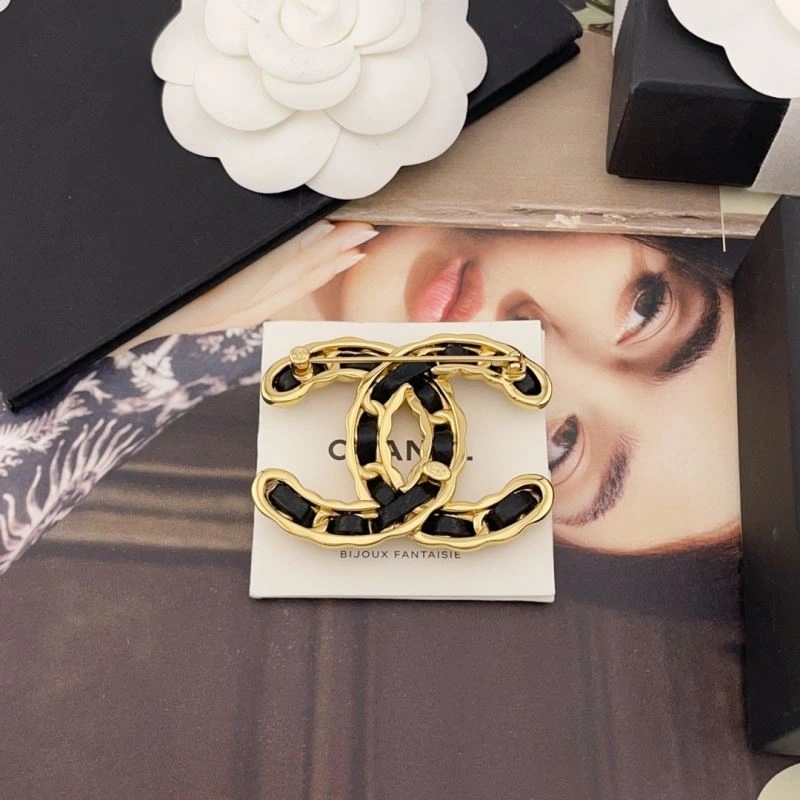 Chanel Brooches FashionForward 228385