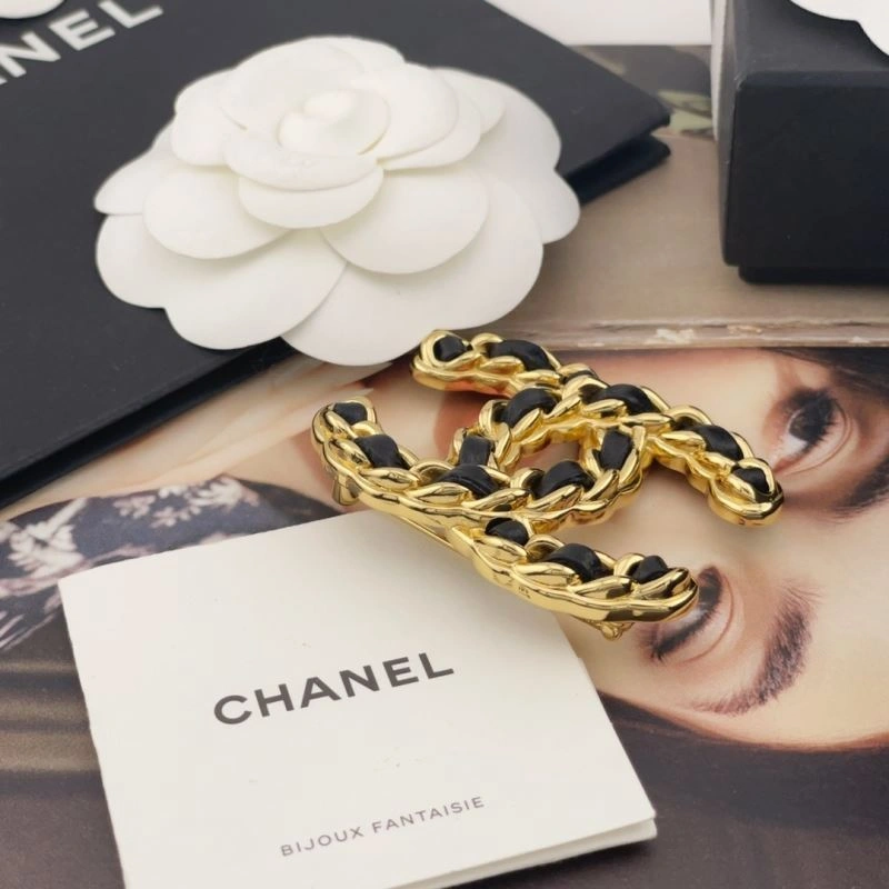 Chanel Brooches FashionForward 228385