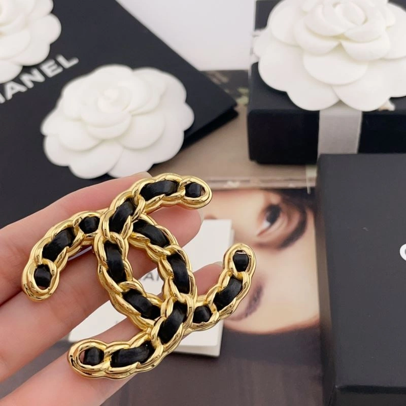 Chanel Brooches FashionForward 228385