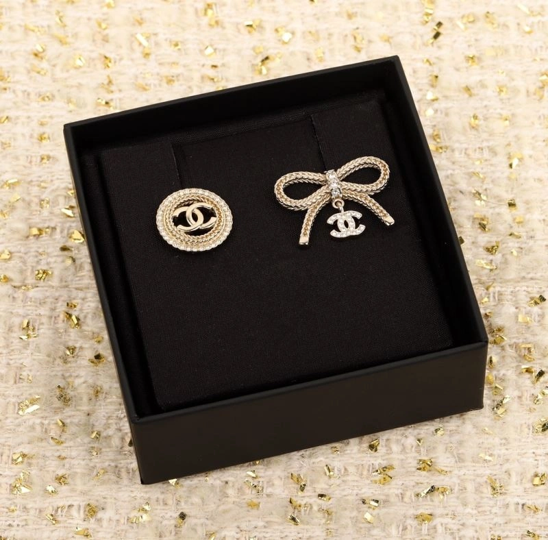 Chanel Brooches StreetReady 228311