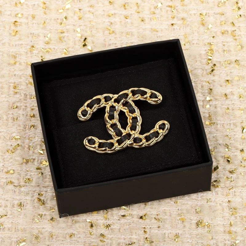 Stylish Chanel Brooches 228315
