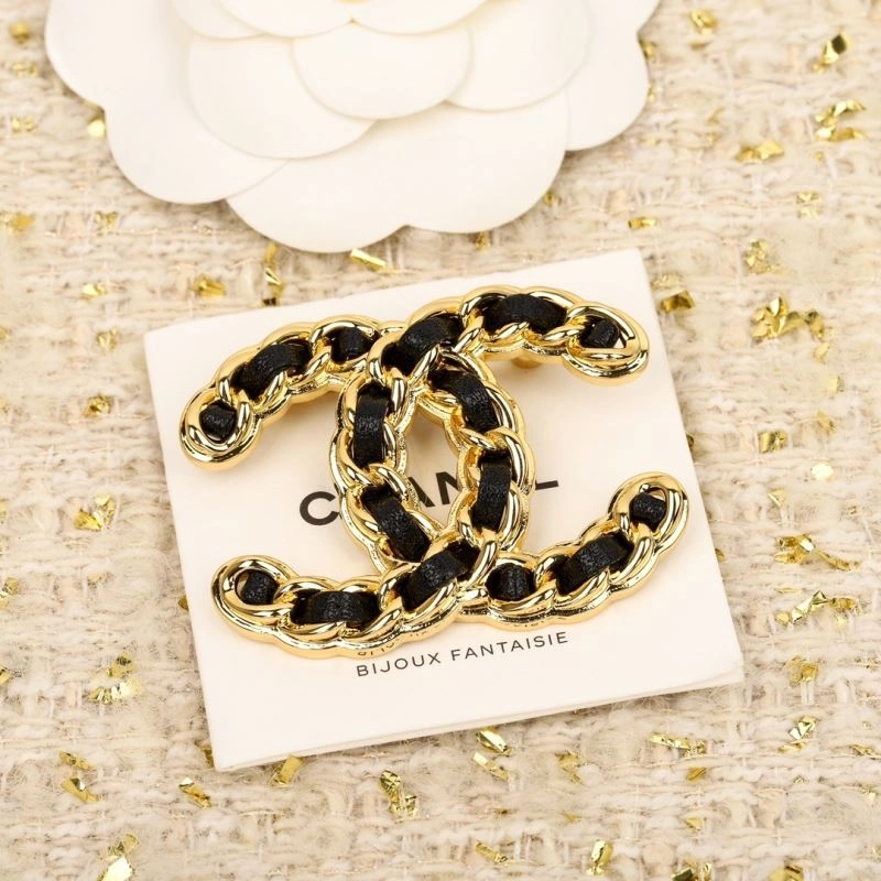 Stylish Chanel Brooches 228315