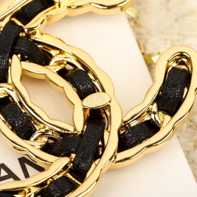 Stylish Chanel Brooches 228315
