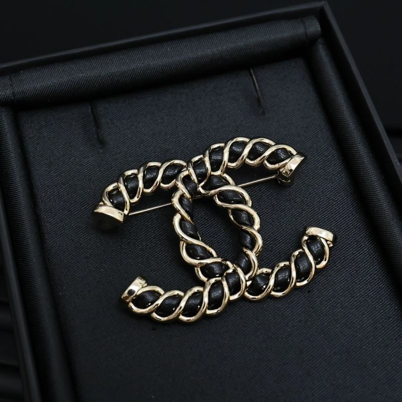 Unique Chanel Brooches 228317