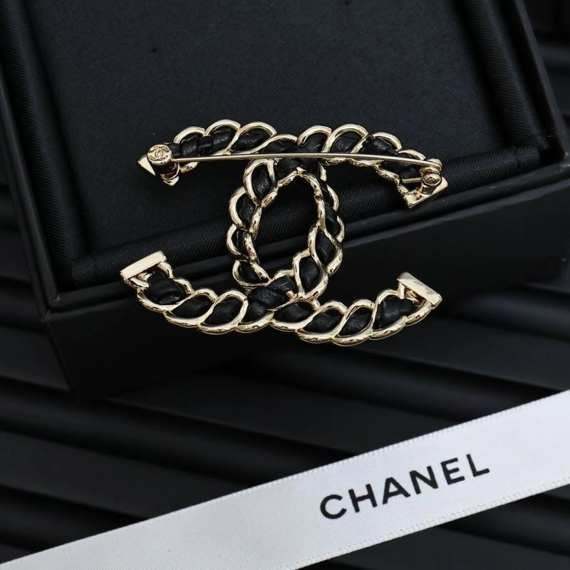 Unique Chanel Brooches 228317