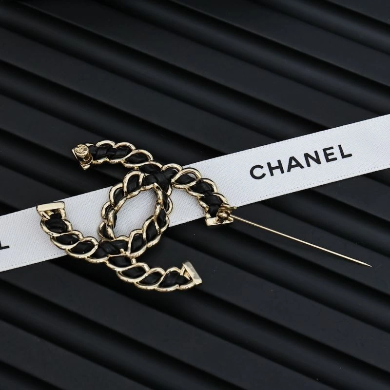 Unique Chanel Brooches 228317
