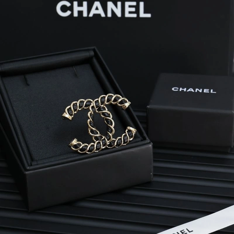 Unique Chanel Brooches 228317