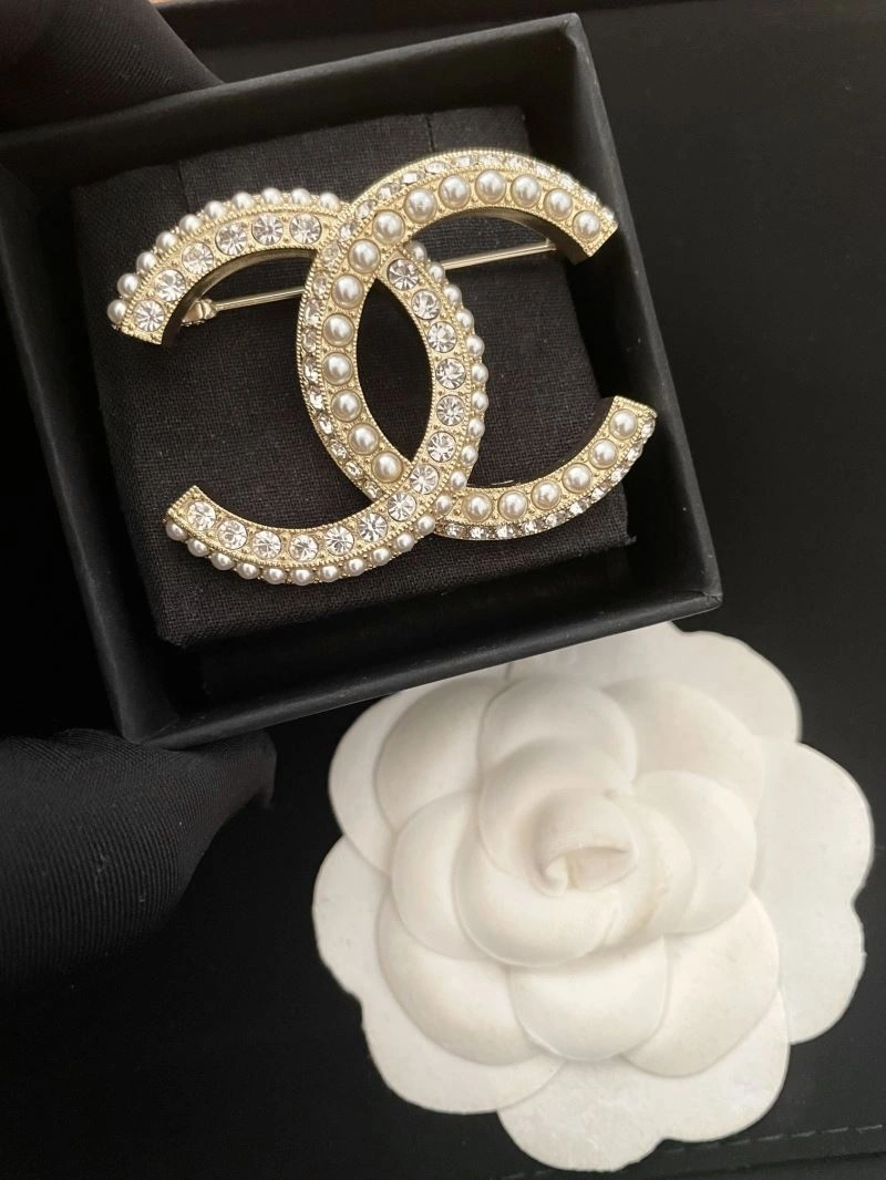 Chanel Brooches Premium 228308