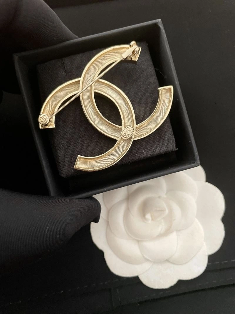 Chanel Brooches Premium 228308