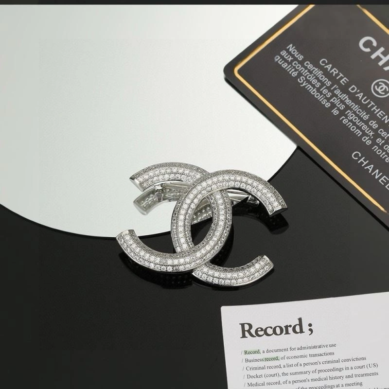 Practical Chanel Brooches 228339