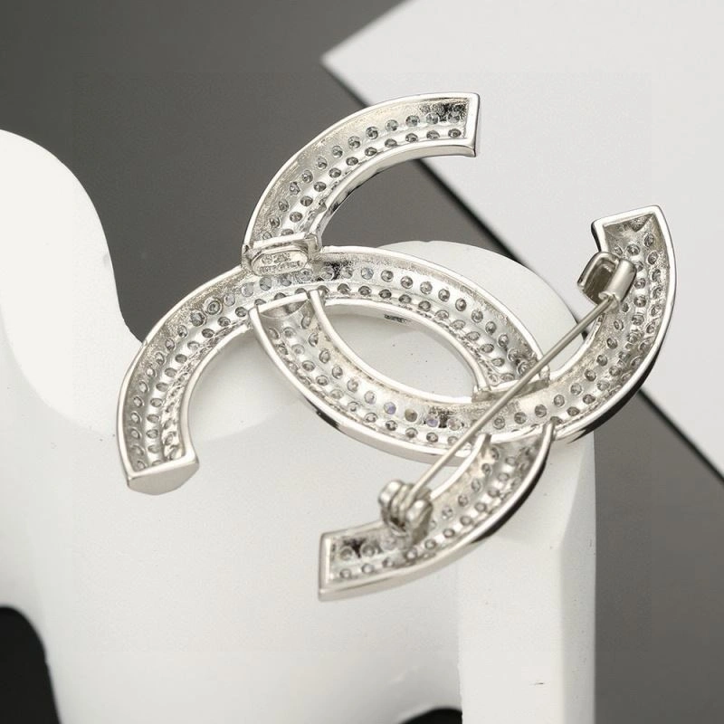 Practical Chanel Brooches 228339