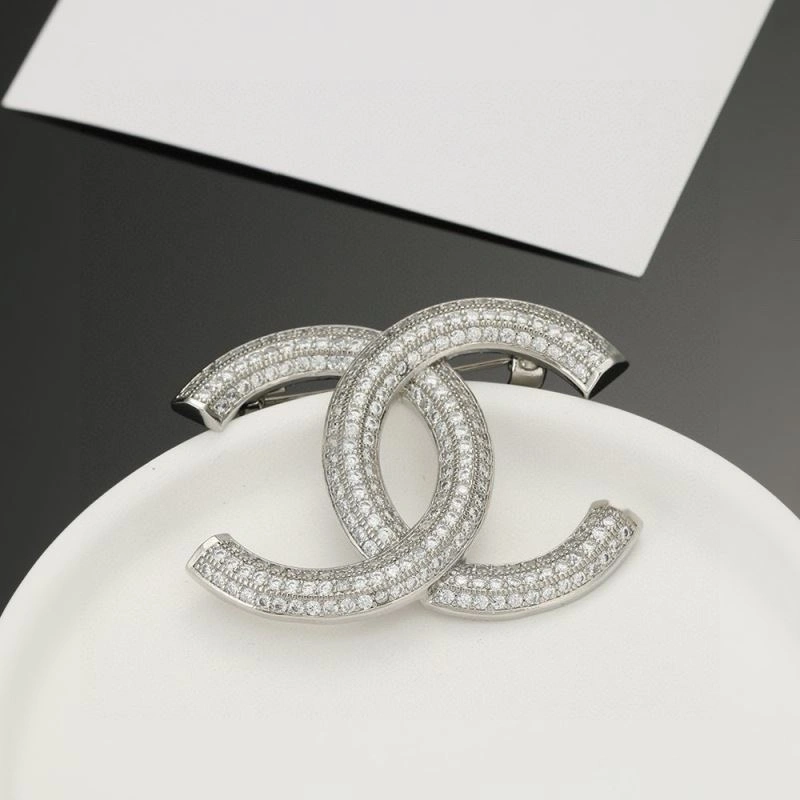 Practical Chanel Brooches 228339