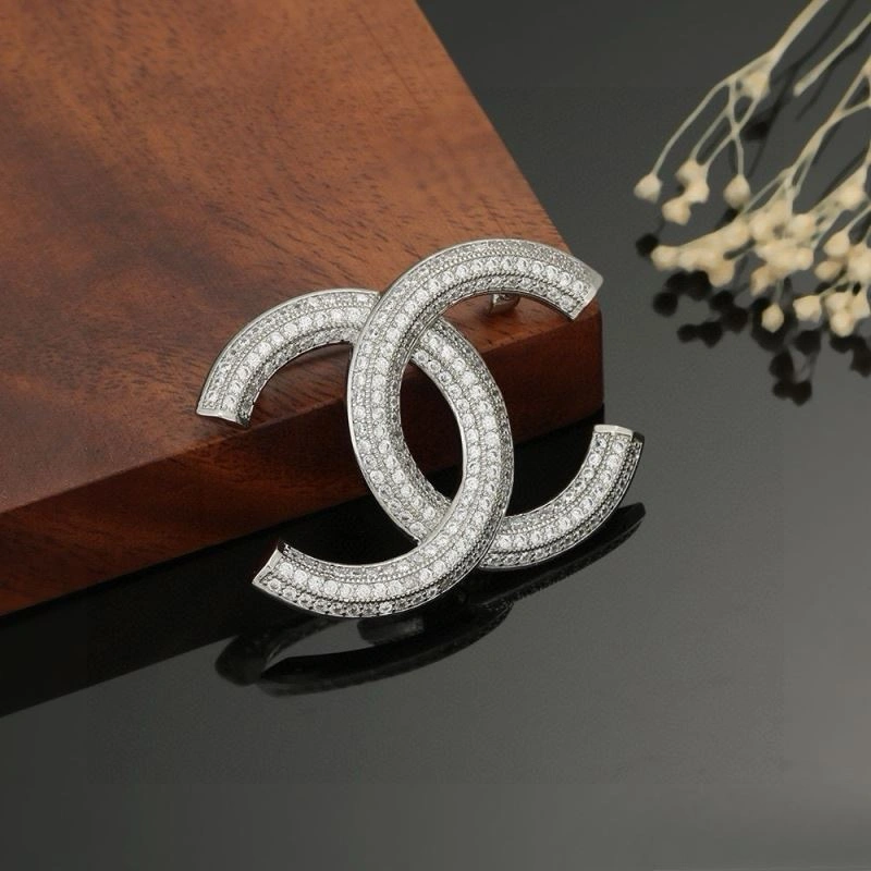 Practical Chanel Brooches 228339