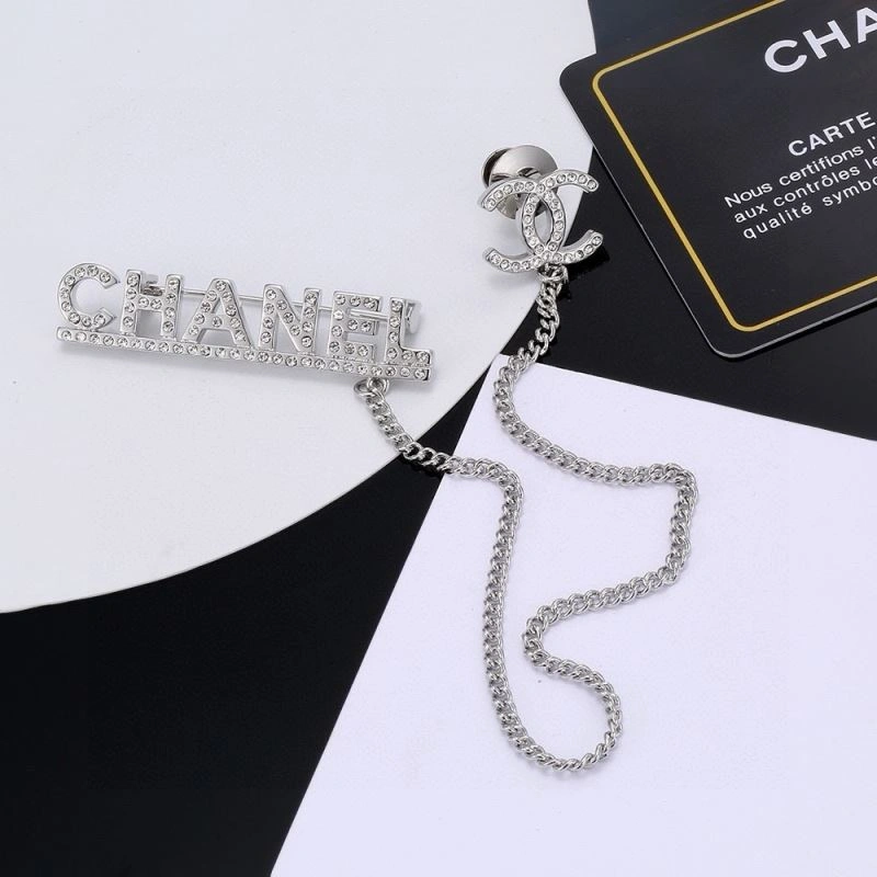 GoodFit Chanel Brooches 228297