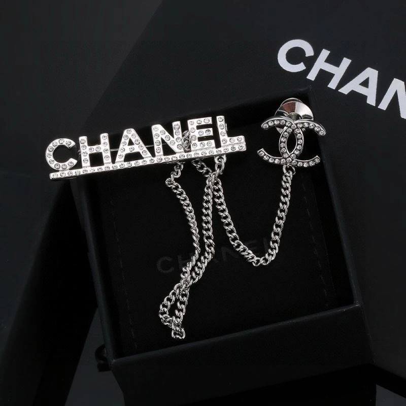 GoodFit Chanel Brooches 228297