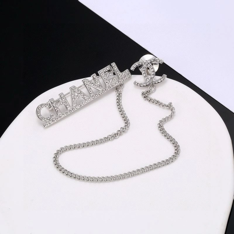 GoodFit Chanel Brooches 228297