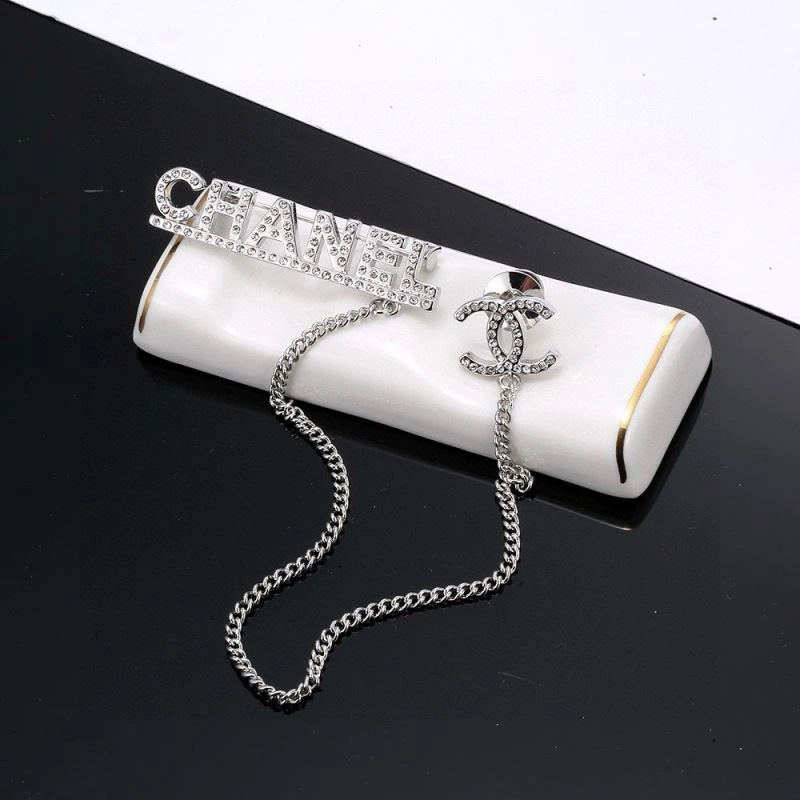 GoodFit Chanel Brooches 228297