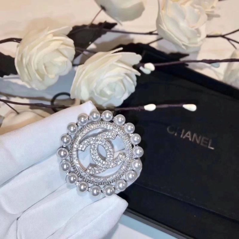 FastDry Chanel Brooches 228362