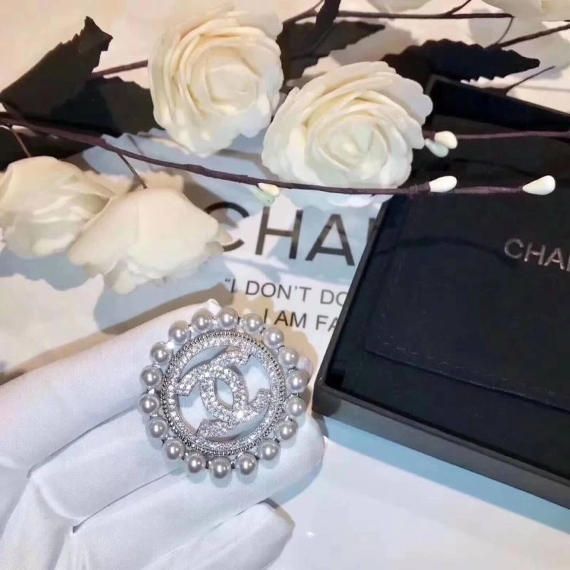 FastDry Chanel Brooches 228362
