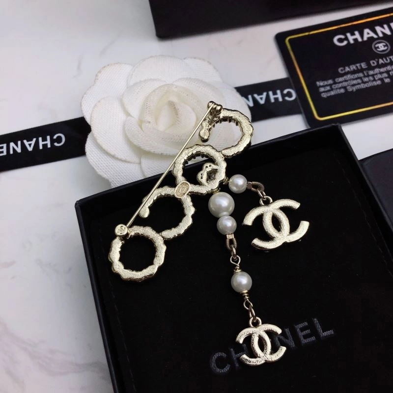 EasyMatch Chanel Brooches 228294