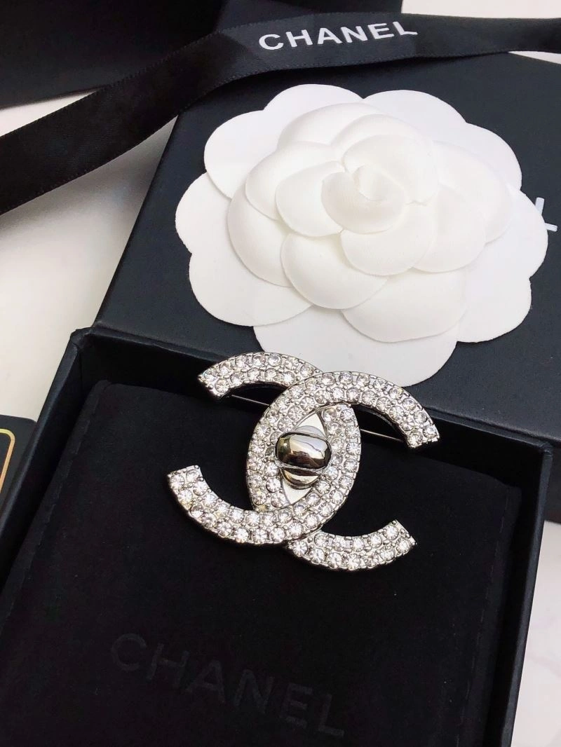 WaterResistant Chanel Brooches 228320