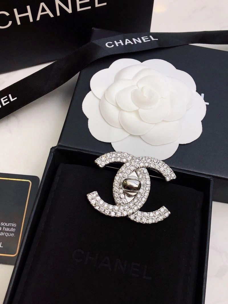 WaterResistant Chanel Brooches 228320