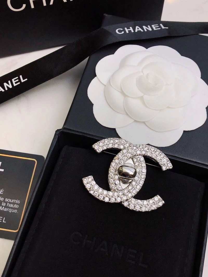 WaterResistant Chanel Brooches 228320