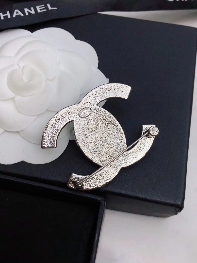 WaterResistant Chanel Brooches 228320