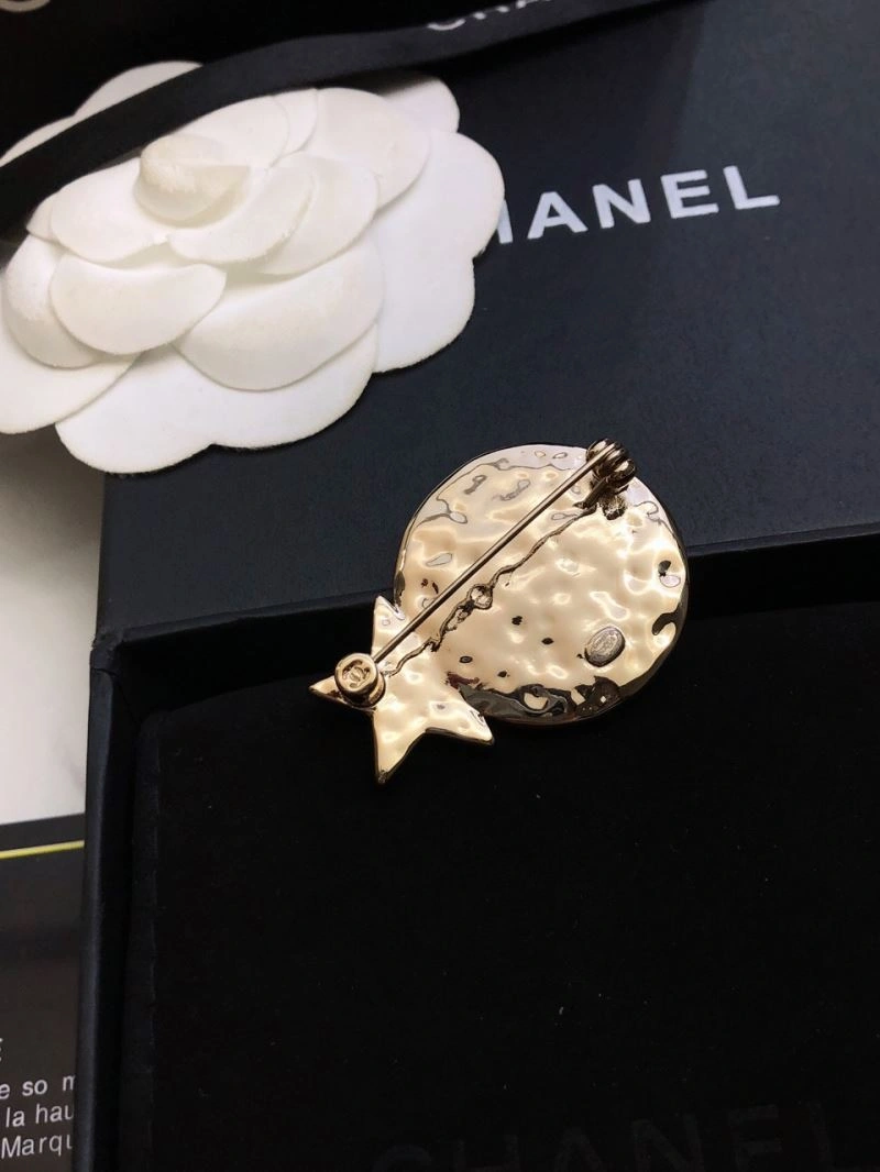 StreetReady Chanel Brooches 228295