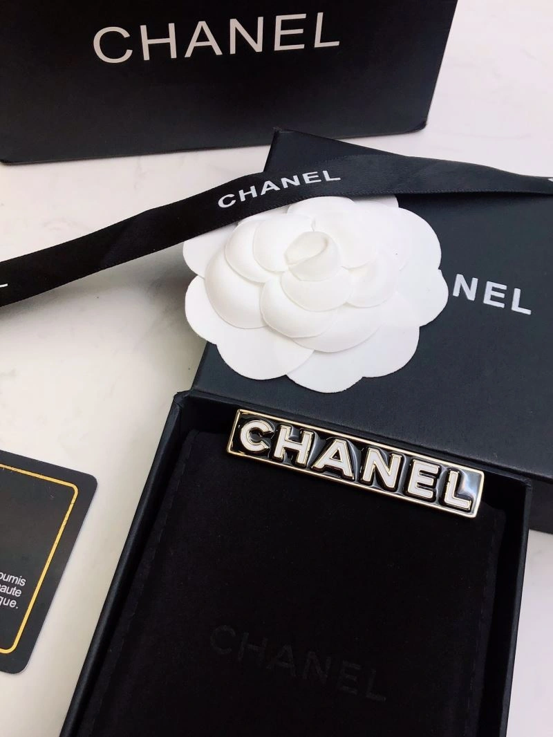 Chic Chanel Brooches 228284