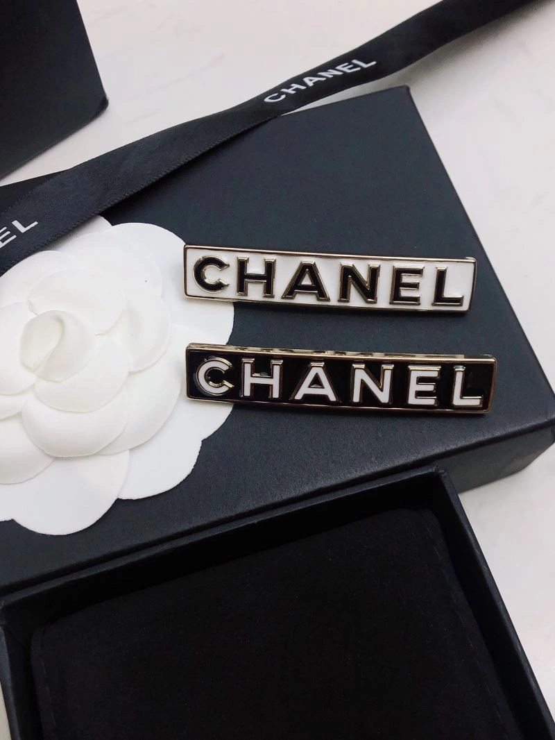 Chic Chanel Brooches 228284