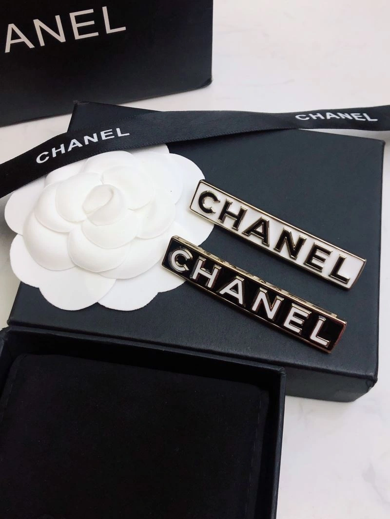 Chic Chanel Brooches 228284