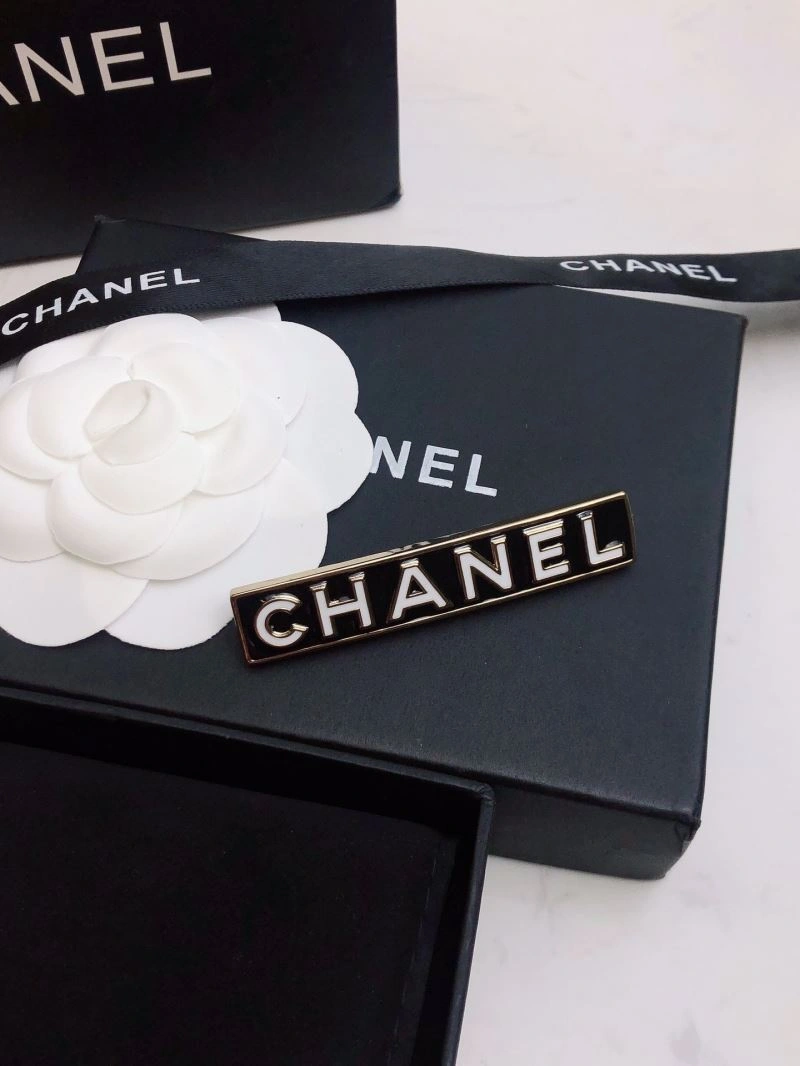 Chic Chanel Brooches 228284