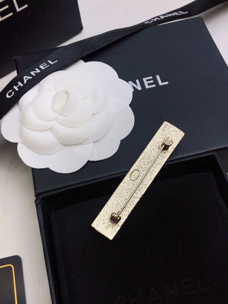 Chic Chanel Brooches 228284
