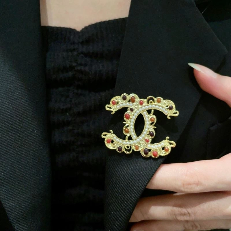 Chanel Brooches TechFriendly 228290