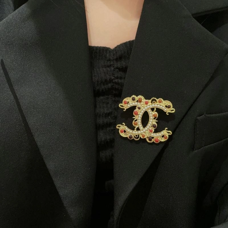 Chanel Brooches TechFriendly 228290